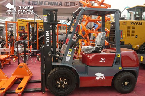 CPCD30/35内燃柴油动力叉车