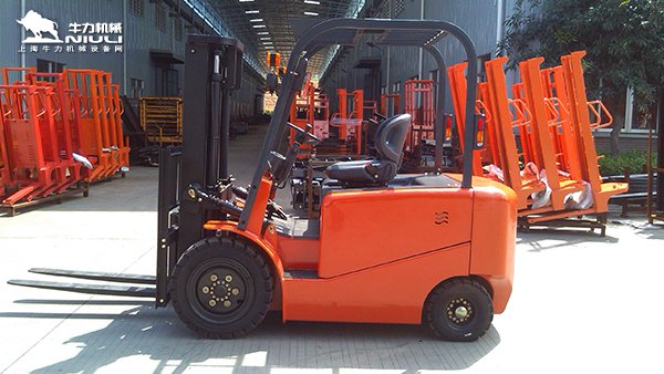 电动叉车